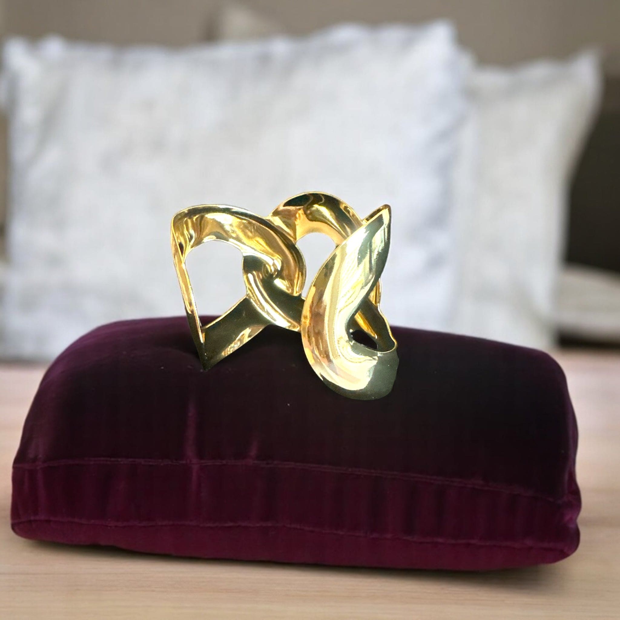 Embraced bracelet